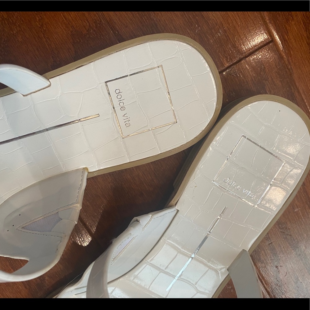 Dolce vita sandals